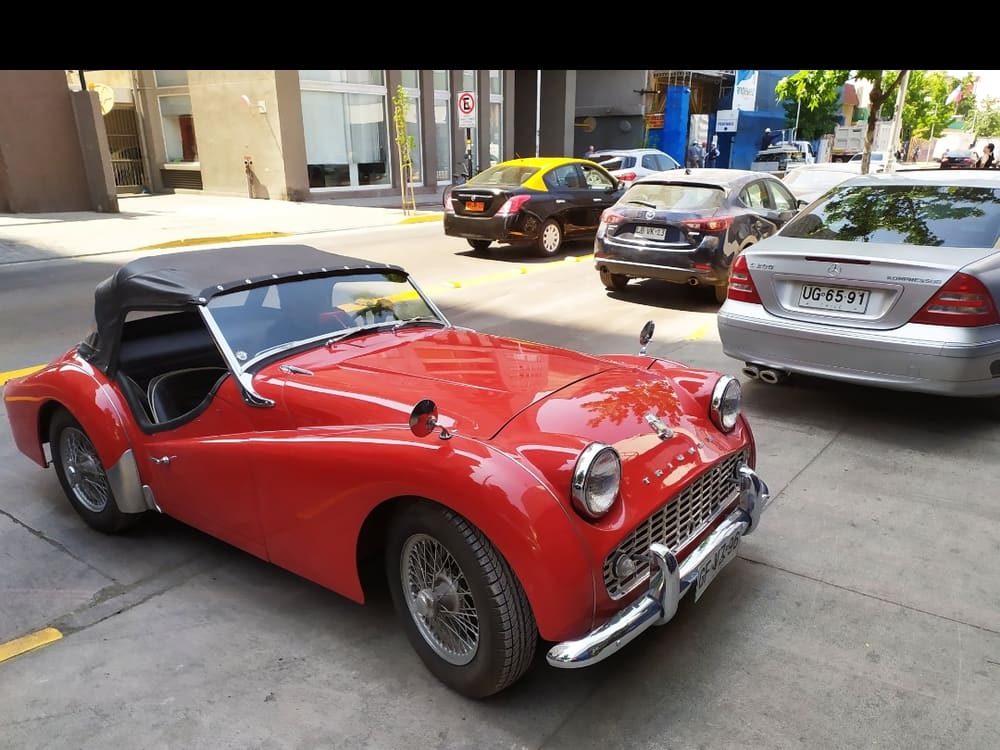 Triumph TR3 rojo restaurado, listo para retirar del taller