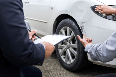 Desabolladura y pintura automotriz en Santiago - Inspección profesional de vehículo en Taller Carmen SPA